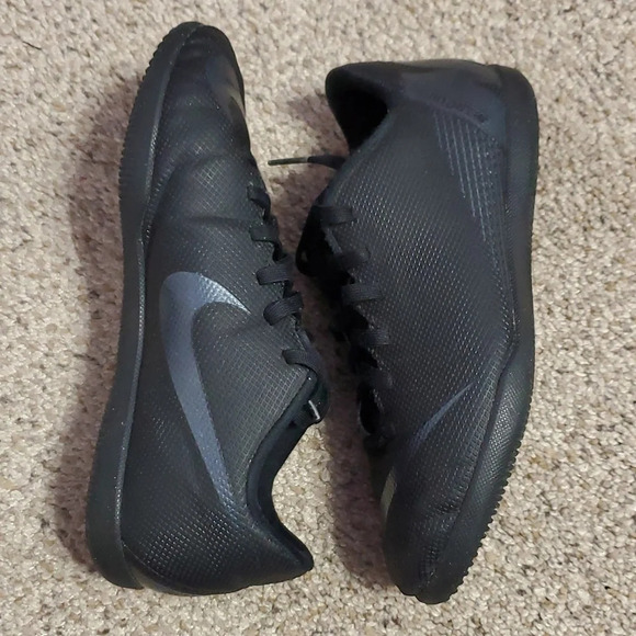 Nike Kids Mercurial VaporX 12 Soccer Sneakers 2.5 Youth - Picture 3 of 9